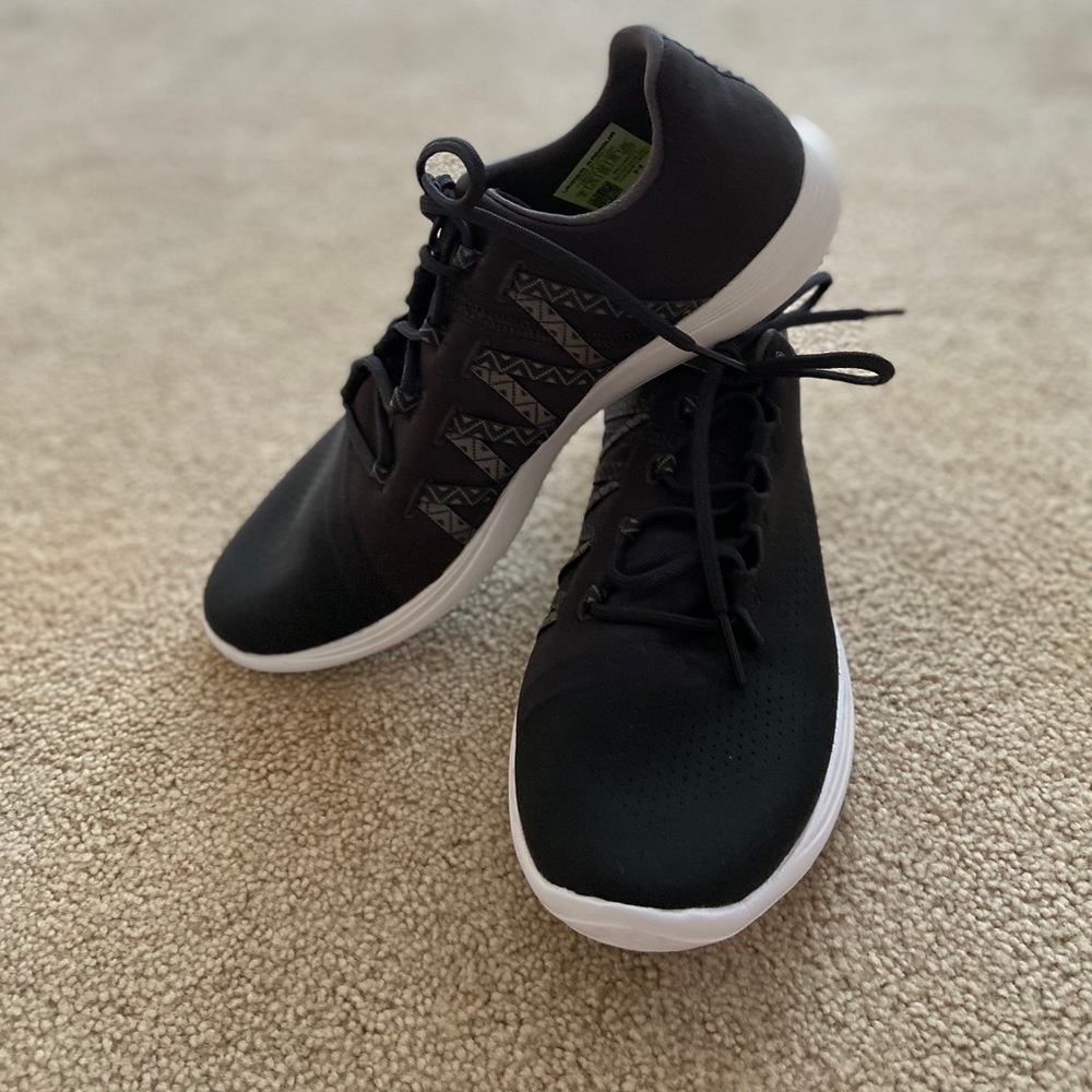 Under armor tennis shoes